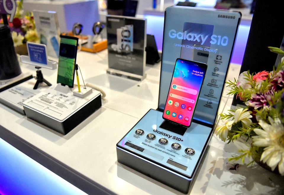 Brand new Samsung Galaxy S10 seen on the Customer Desk